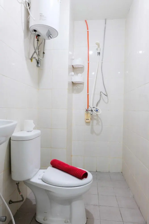 Luxurious and Convenient 2BR Ayodhya Apartment By Travelio