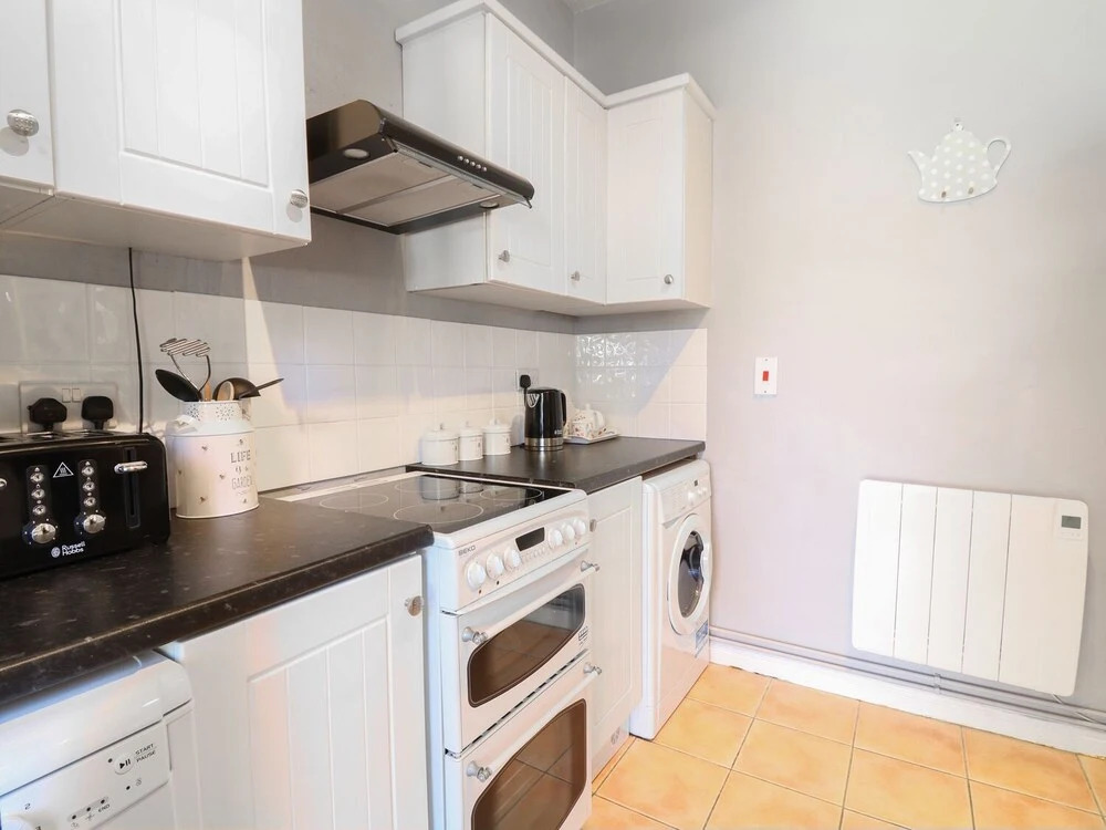 Flat 1, Camelford