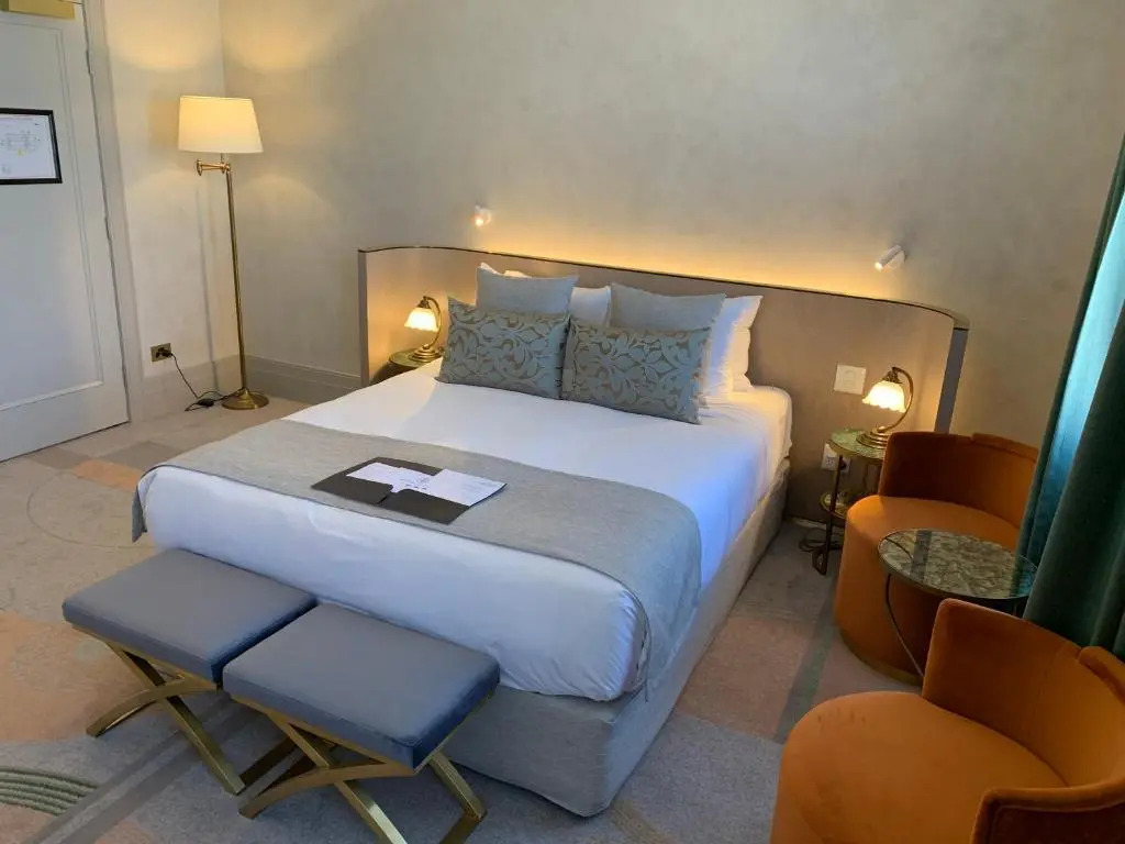 Tattersalls Hotel