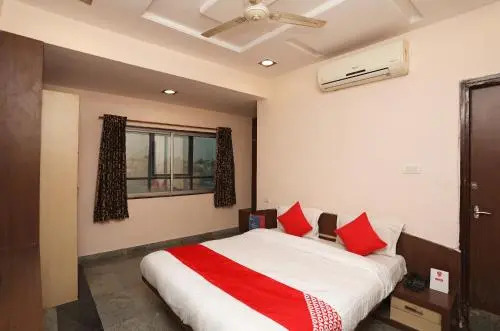 OYO 12843 Hotel Emerald