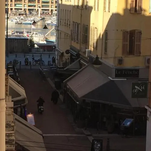 Les Mats Du Port