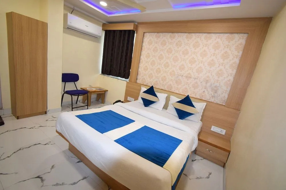 Hotel Midnight