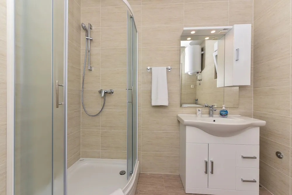 Apartments Ana Vrsi