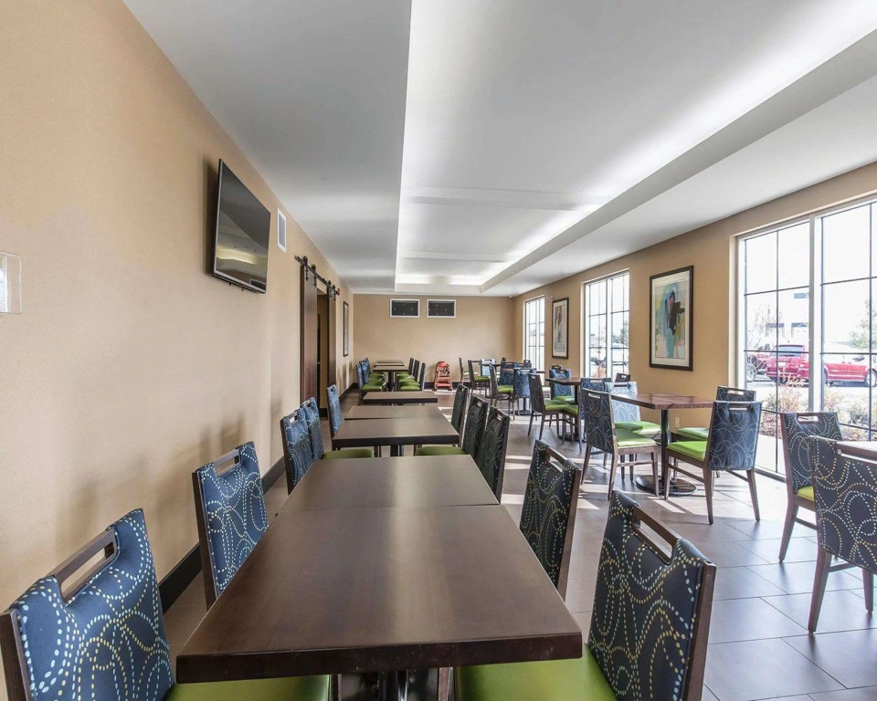 Comfort Inn & Suites Airport North