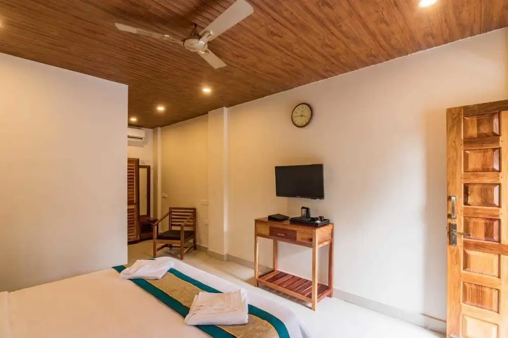 Hotel Golden Pebble