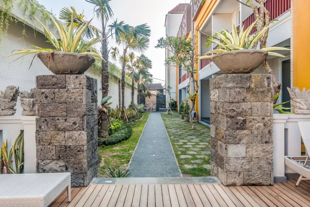 ZEN Rooms Legian Troppozone Thematic