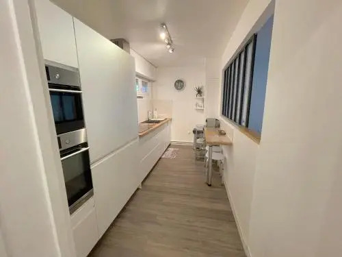 Appartement 2 chambres avec PARKING en centre-ville & CABINE DE PLAGE en bonus