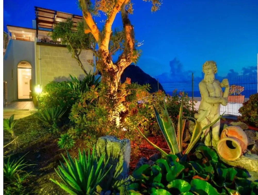 Room in B&B - Standard Double or Twin Room Overlooking Citara Bay