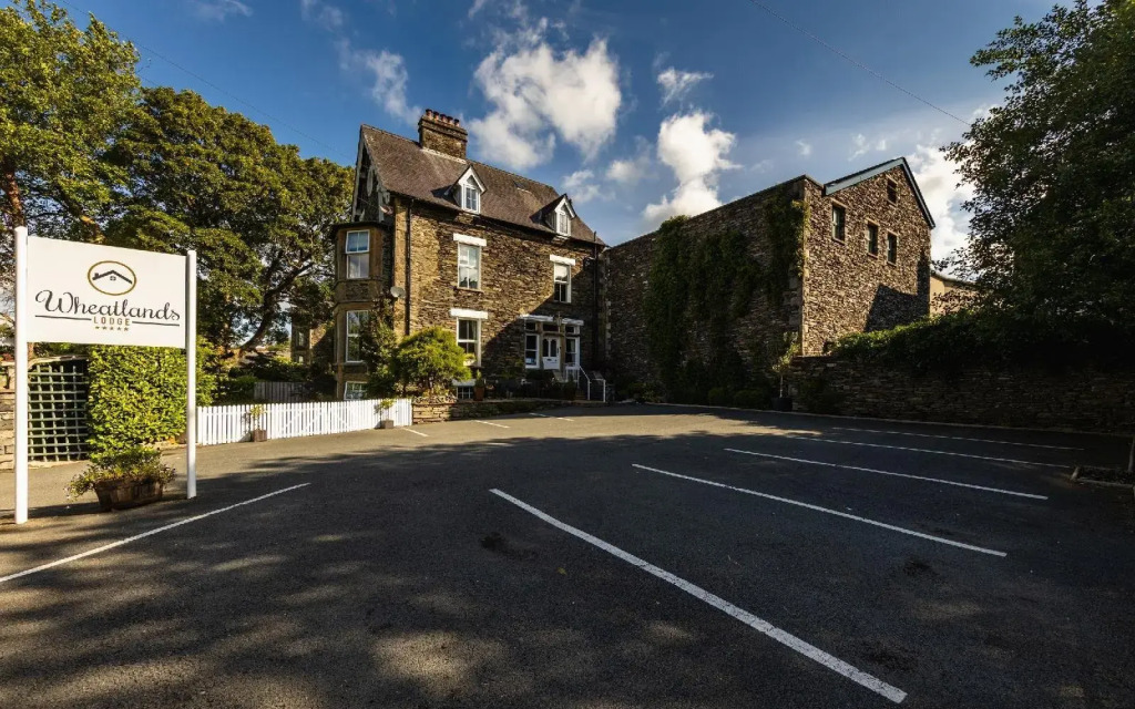 Wheatlands Lodge - Bed & Breakfast