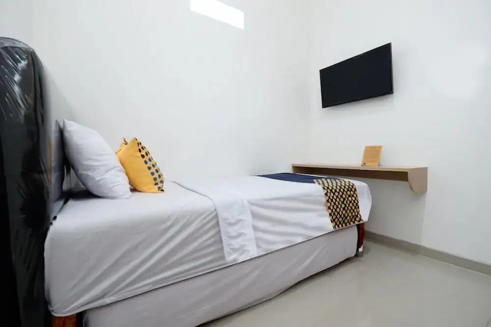 Arta Residence by OYO Rooms