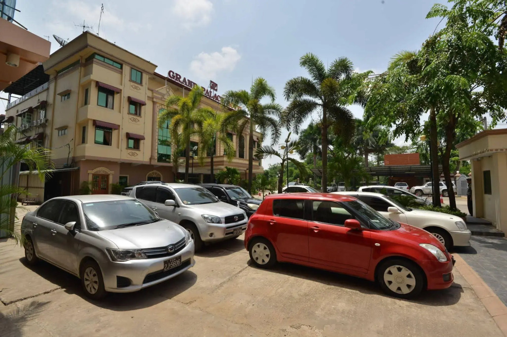 Grand Palace Hotel