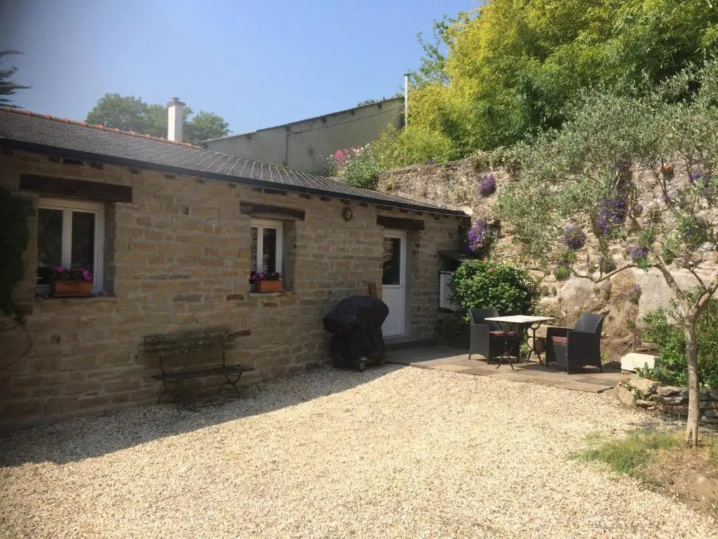 La Petite Cour