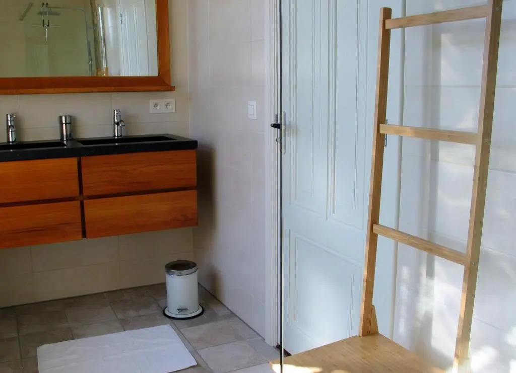 Le Baron Suites & Apartments