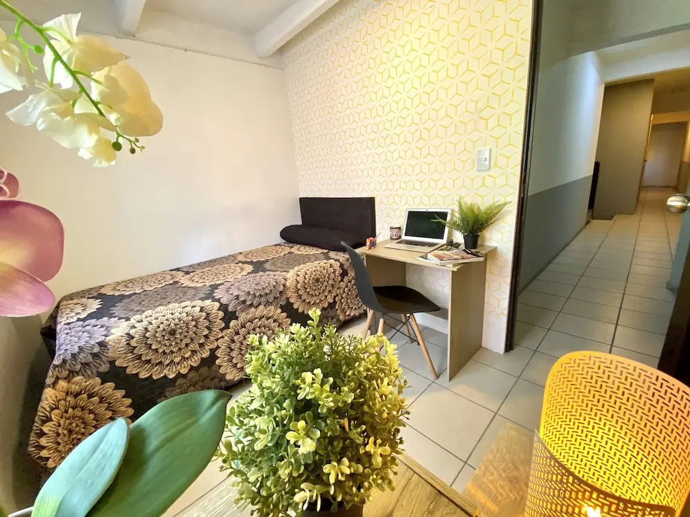 ROOMIES HOSTEL - Santa Maria La Ribera
