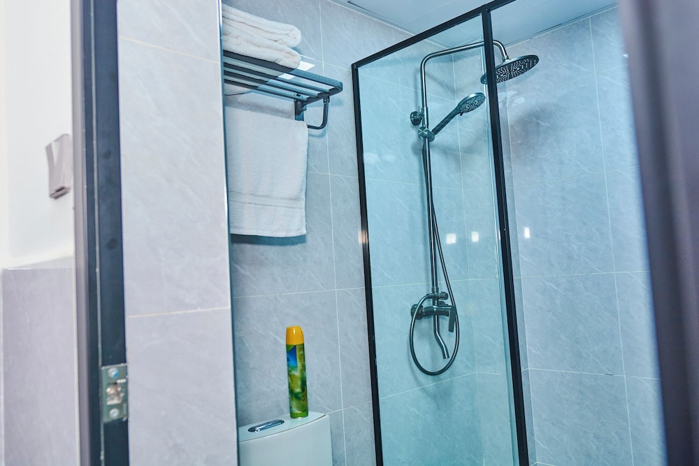 Makao By Edmor Suites