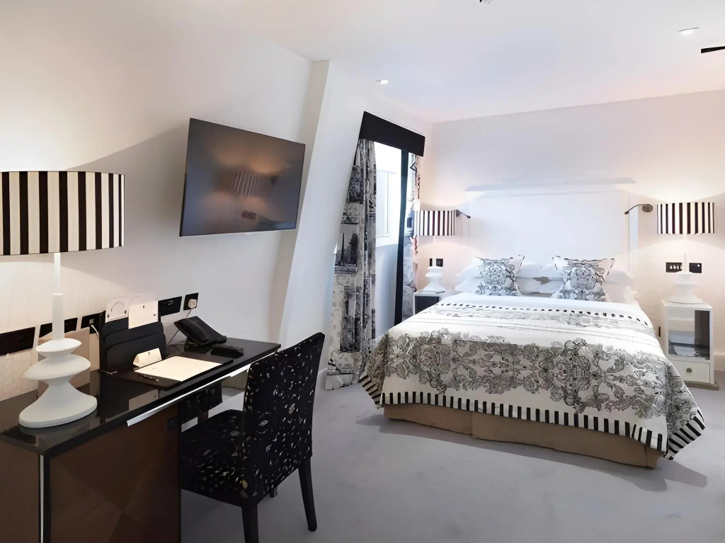 The Mandeville Hotel