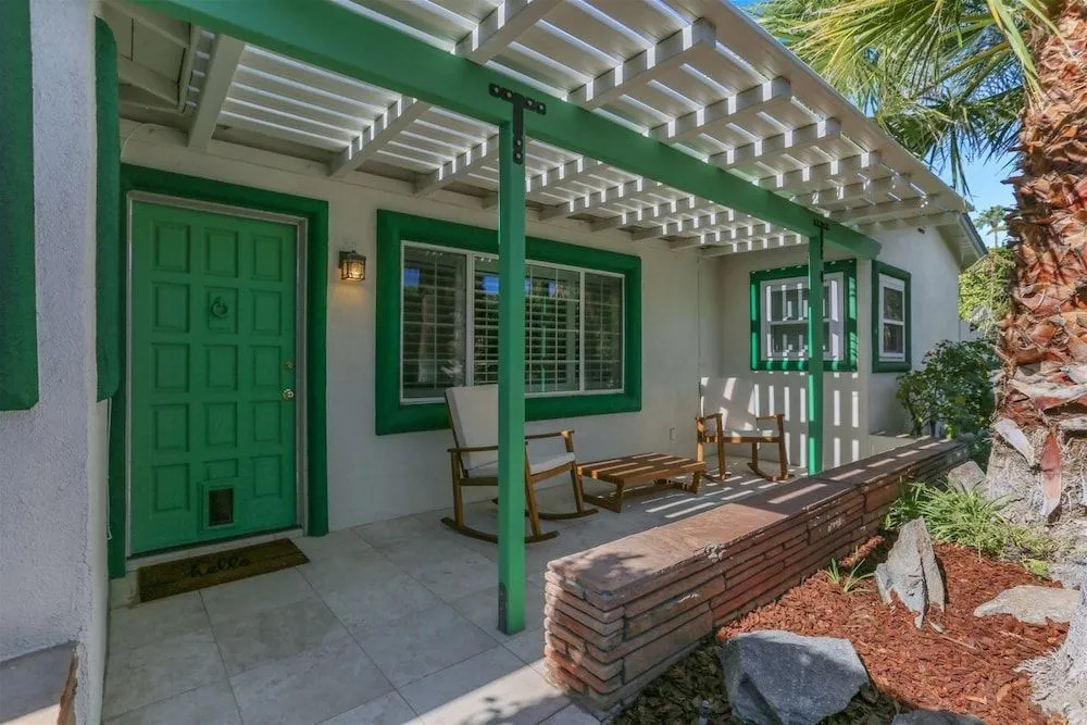 Petite Private Bungalow