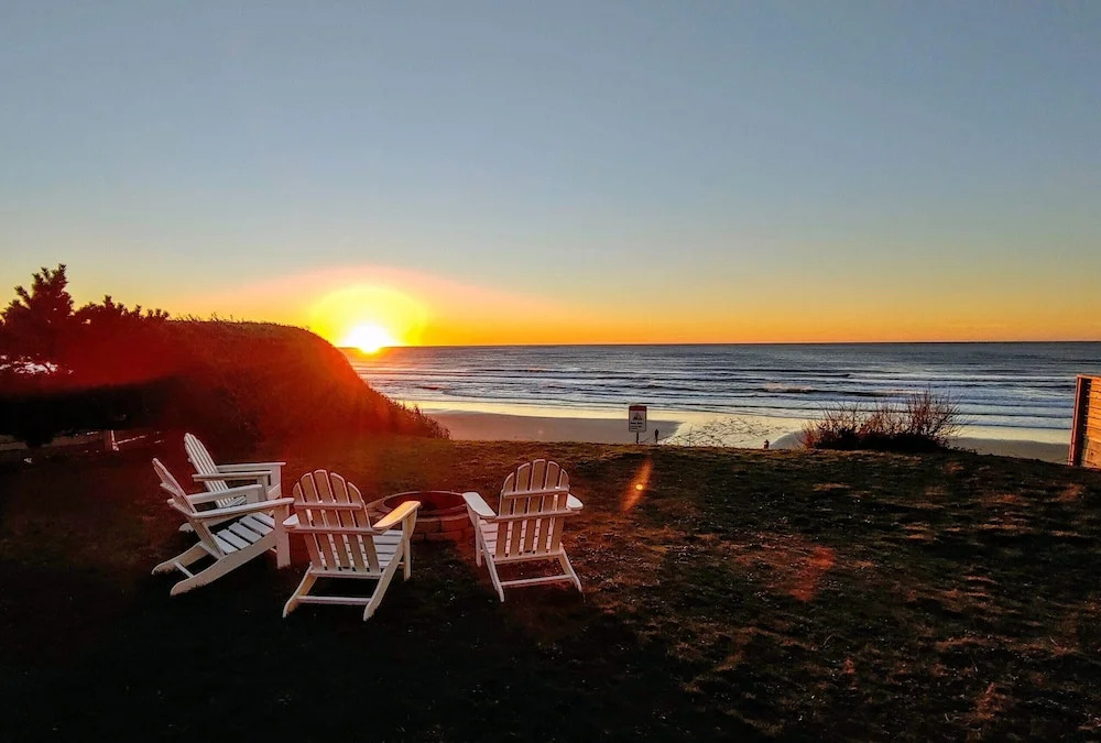 On the Beachfront Vacation Rentals