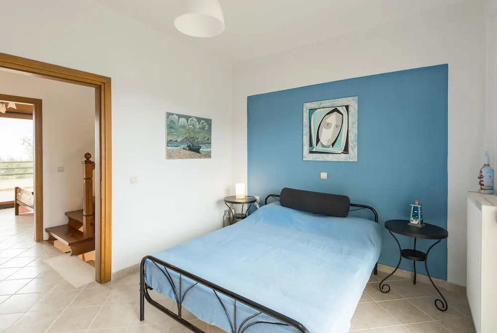 Stylish, big & bright family Villa