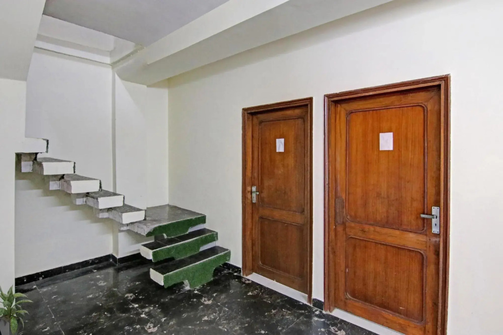 OYO Flagship 70019 Hotel Royal Inn