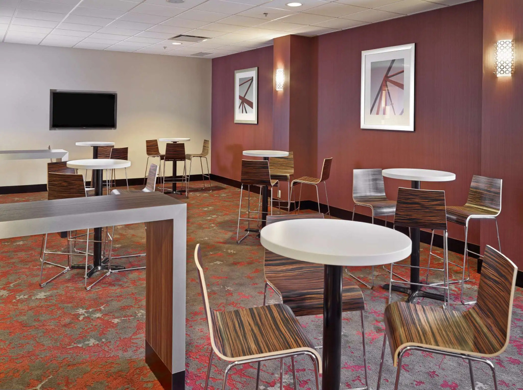 DoubleTree by Hilton West Edmonton