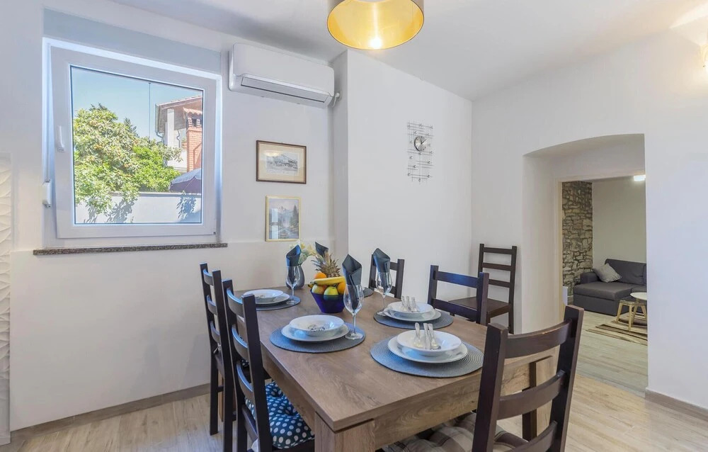 Nice Apartment in Pula With Wifi and 2 Bedrooms