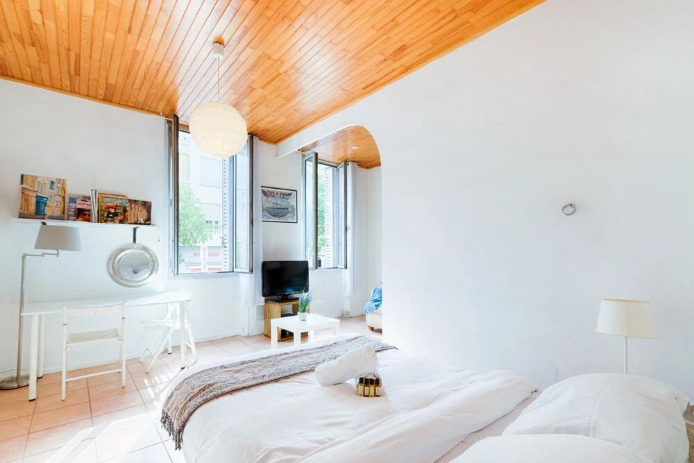 Large one Room Apartment - Notre Dame de la Garde