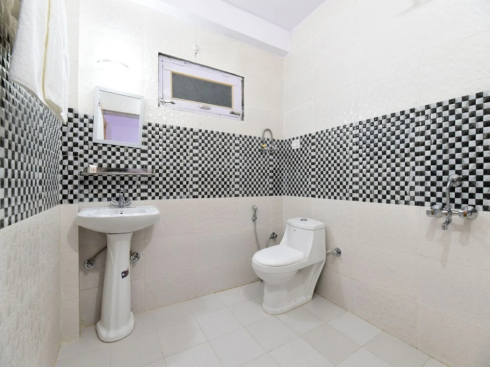 OYO 13836 Hotel Manu Vatika