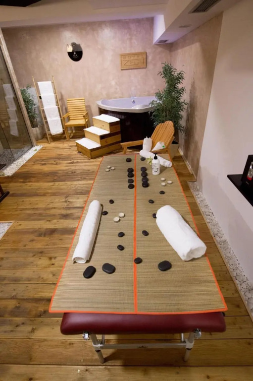Garni Hotel Zen free parking
