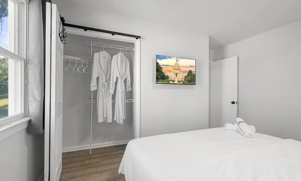 Upscale Old Town Views 3BD Lux