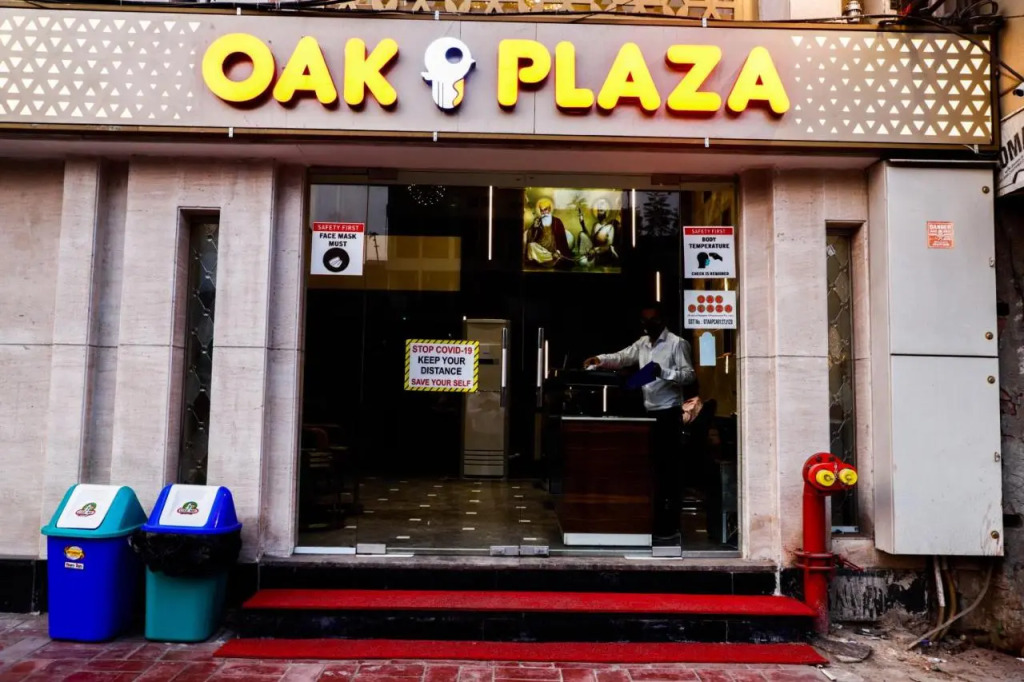 Hotel oak plaza New Delhi railways station