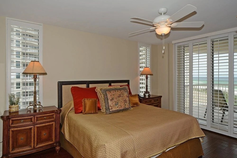 The Gem - 3 Br condo by RedAwning