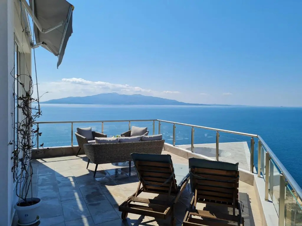 Infinity Sea View Penthouse