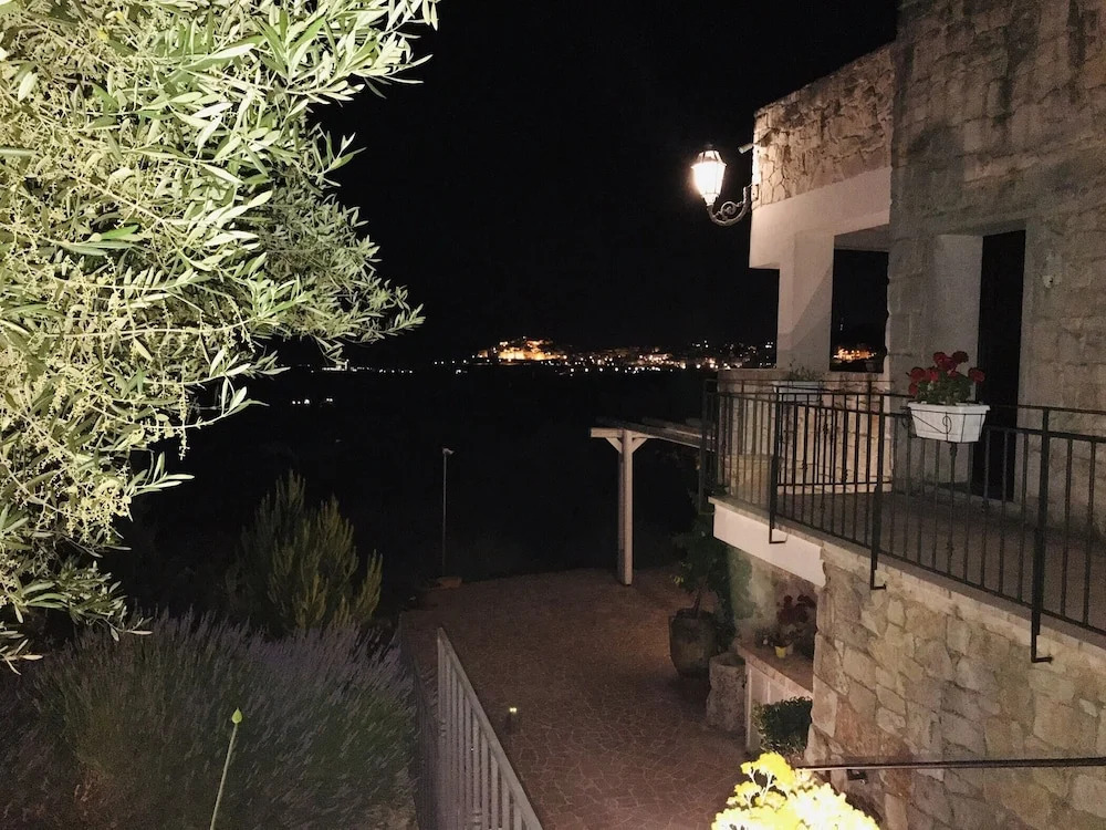 Guest House B&B Pietra Bianca