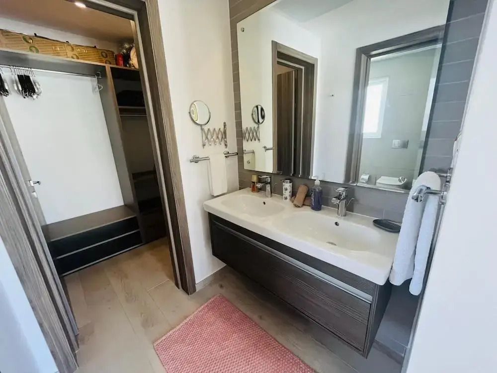 Beauty Apartment From Steps To The Beach F41