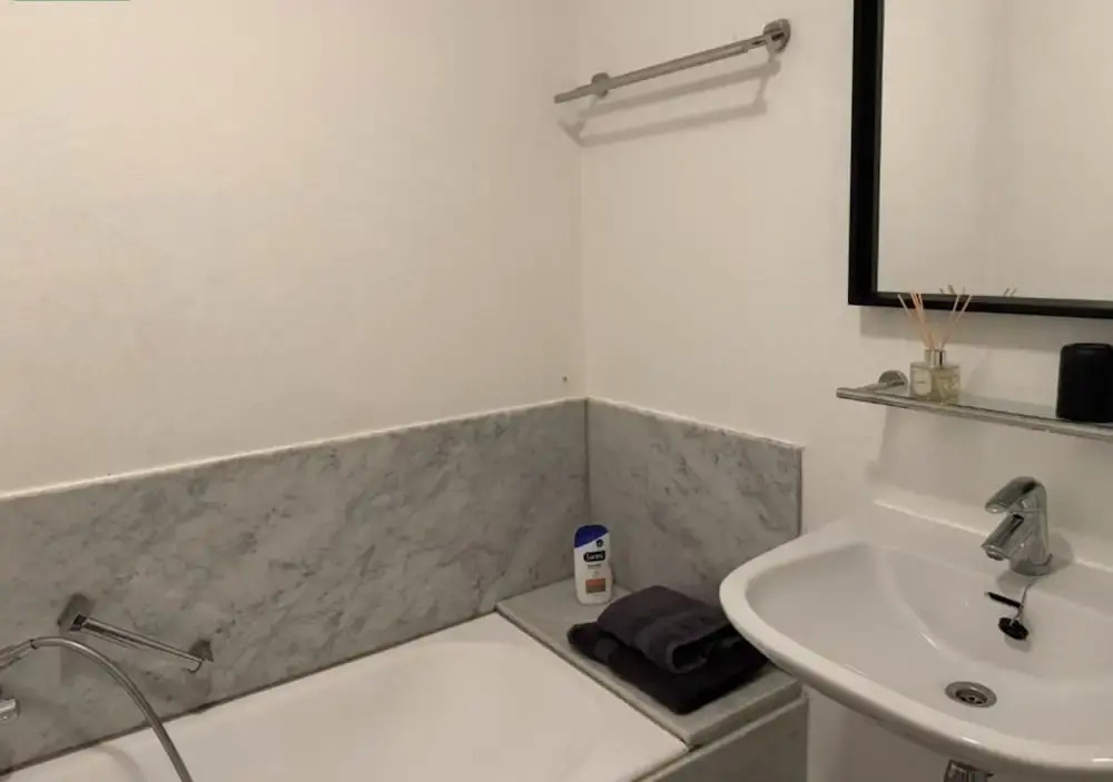 Studio met ensuite badkamer - WiFi en TV