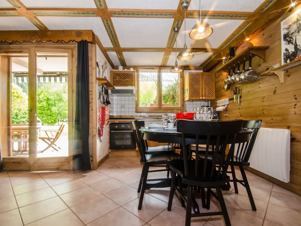 Beautiful Apartment With a Somewhat Unusual Layout Less Than 1km From the Slopes