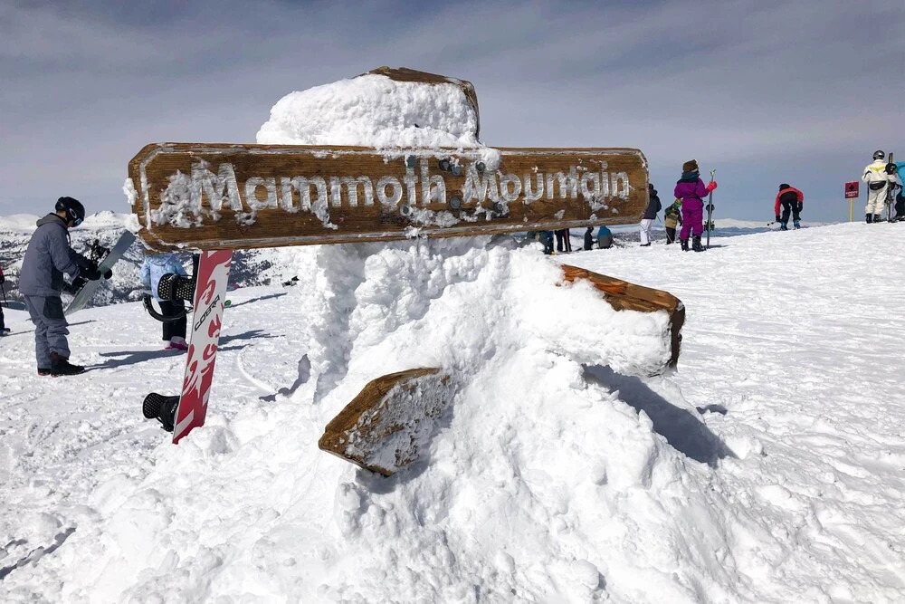The Mammoth Lodge by Hiking, Lakes, Skiing & More!