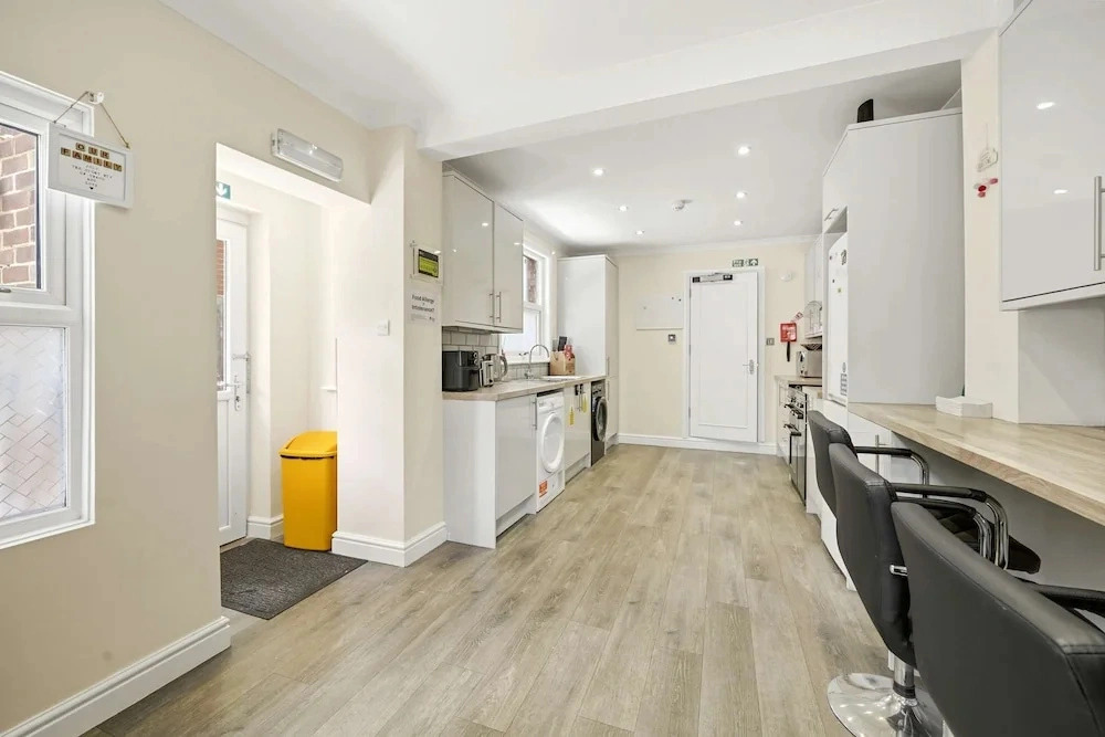 Peaceful 4-bed Home in Aylesbury