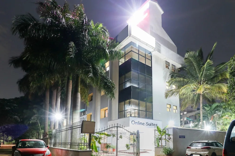 Capital O 62901 Online Suites by Shanthiniketan Homes