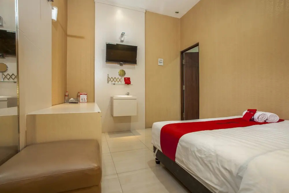 RedDoorz near Exit Toll Kota Satelit 2
