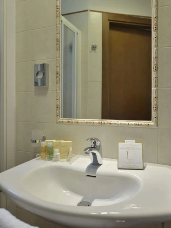 Hotel Athena