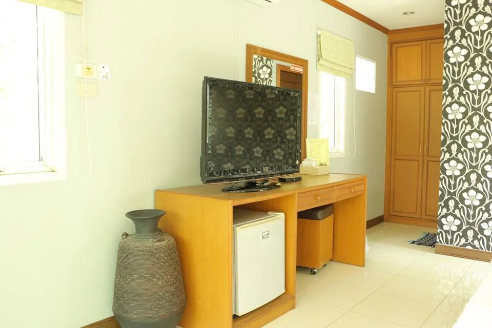 Cha-am Fishing Inn and Resort