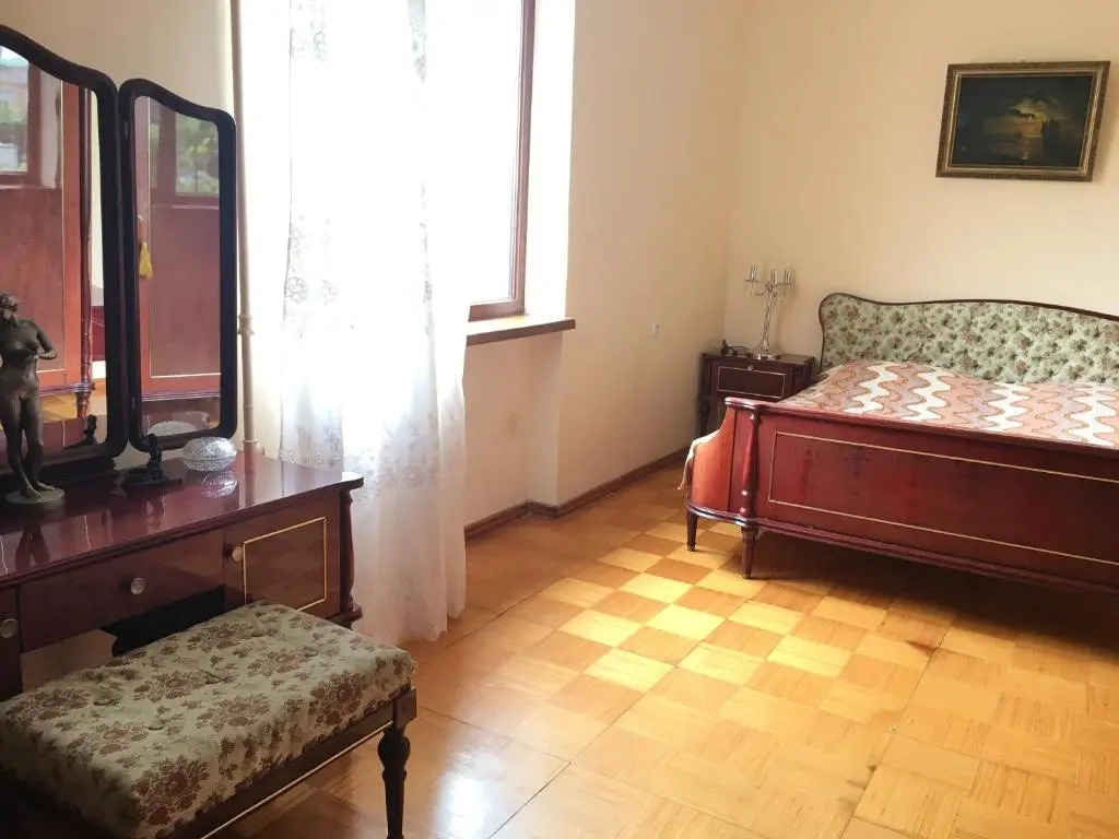 Apartments on Lakoba 60