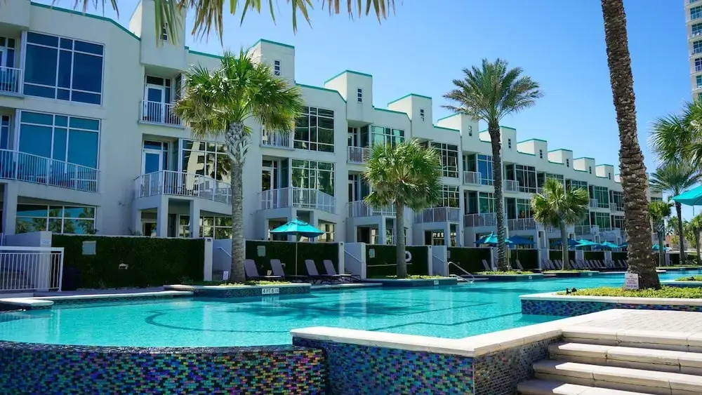Stunning 17th Floor Spacex Direct Views Luxe 3 Bedroom Apts