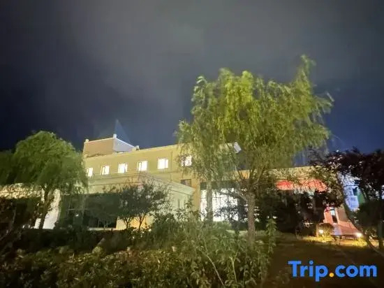 Sijimeijing Hotel (Laoshan Scenic Area Yangkou Beach)