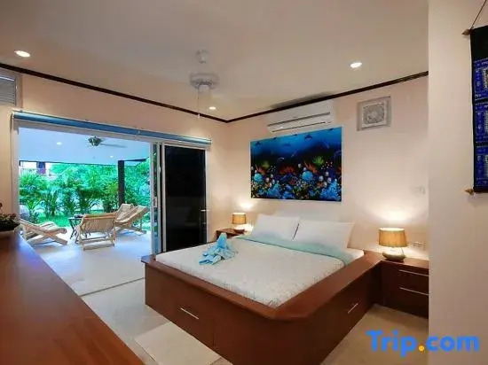 Luxurious Thai-Style Villa with a Swimming Pool Just 20 Meters from Beach Access