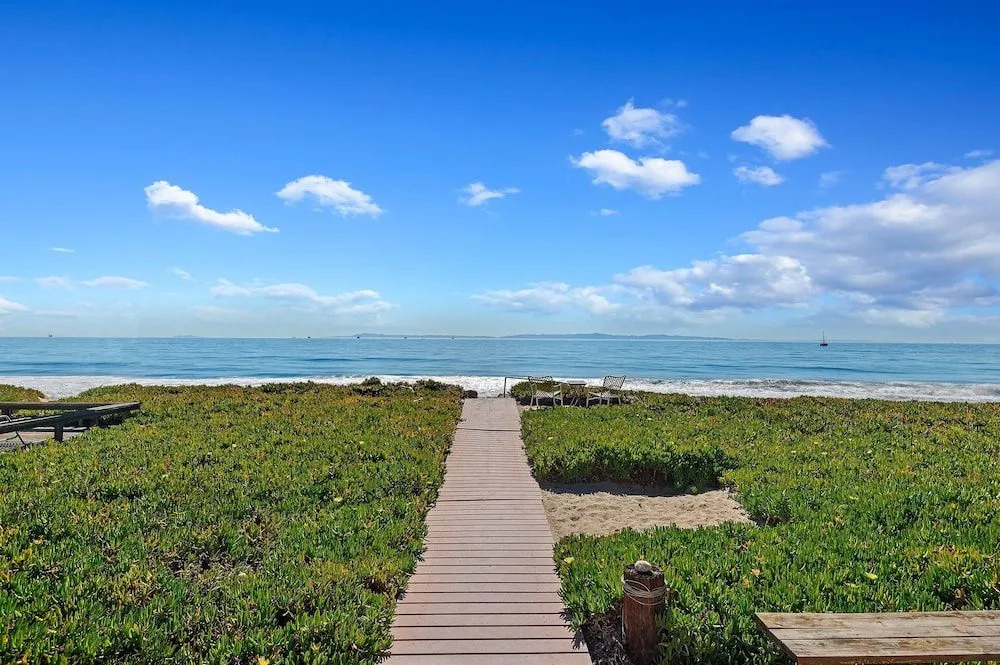Garden Cottage - Miramar Beach With Shared Deck