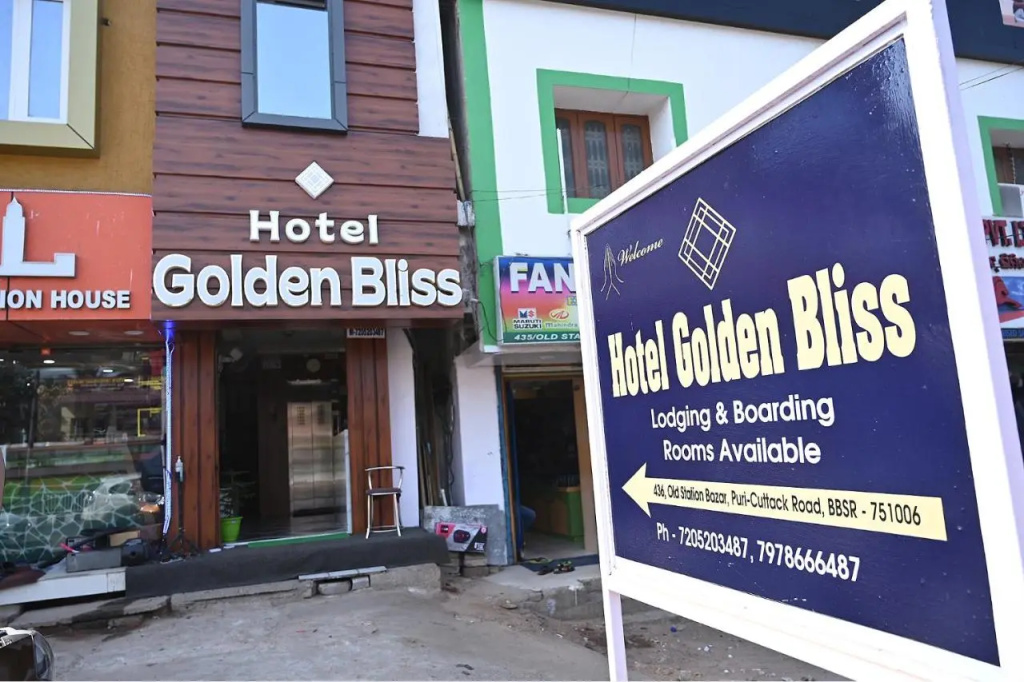 Fabhotel Golden Bliss