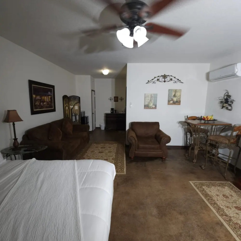 Unit 3 Champagne Terminal Stylish Stay